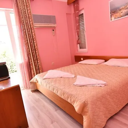 Otel Uemit 3*